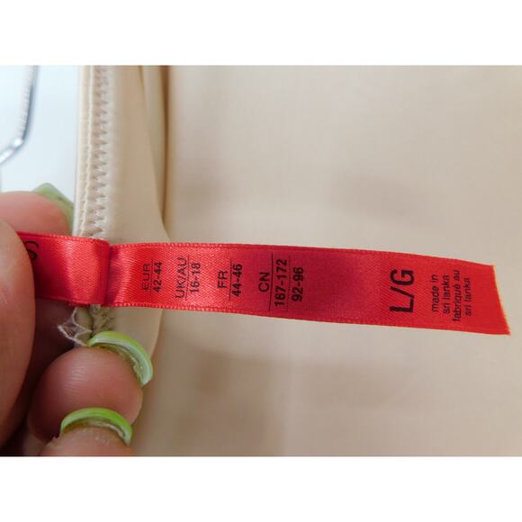 Spanx Women's Champagne Beige Mid Thigh Shaping Shorts Size Large - Picture 3 of 9